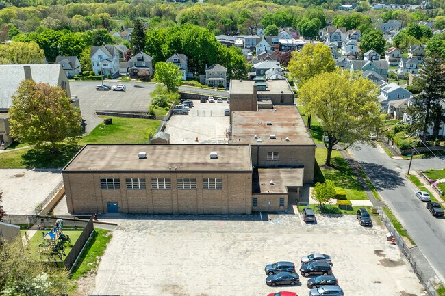 St Peter & Paul School is located in Waterbury, CT.