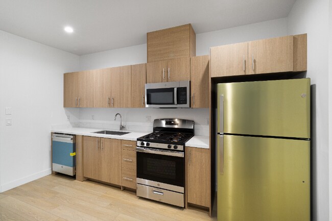 11814 Aviation Blvd unit 310, Inglewood, CA 90304 - photo 4