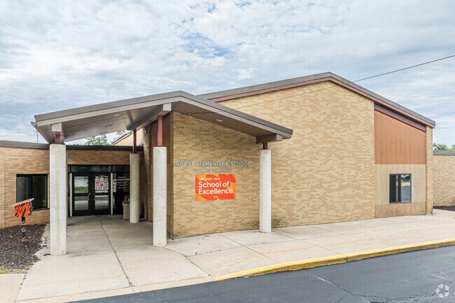 Grant Elementary School is located in Grant, Michigan.