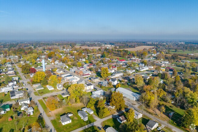 Felicity is a small town in the Ohio country side.