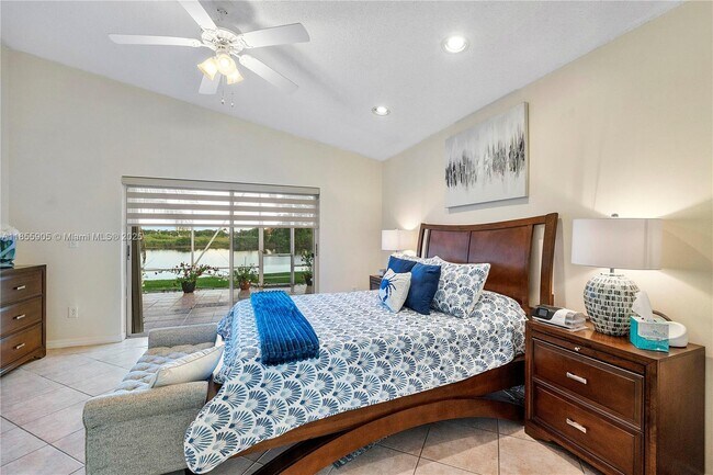 11851 SW 7th St, Pembroke Pines, FL 33025 - photo 7