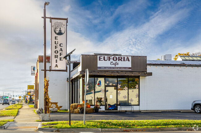 Enjoy some coffee from Euforia Cafe near Lyon Grove.