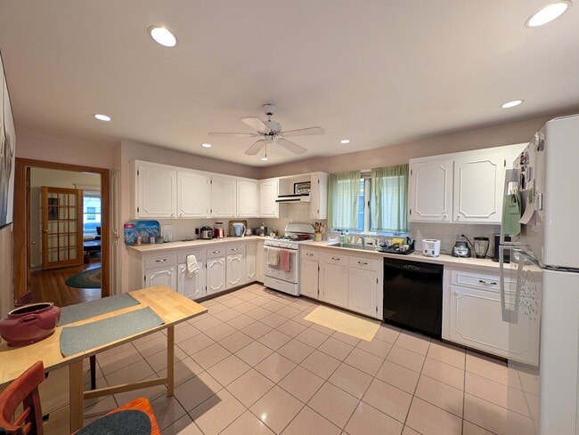 80 Pearson Rd unit 1, Somerville, MA 02144 - photo 3