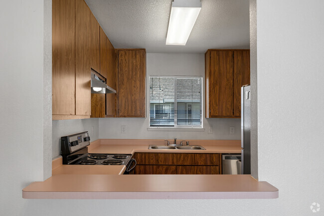 1BD, 1BA - 742SF - Kitchen