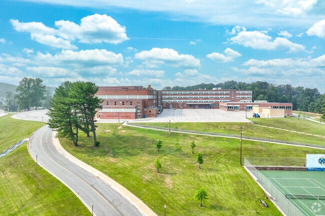 Catonsville High School in Baltimore has 1,809 students.