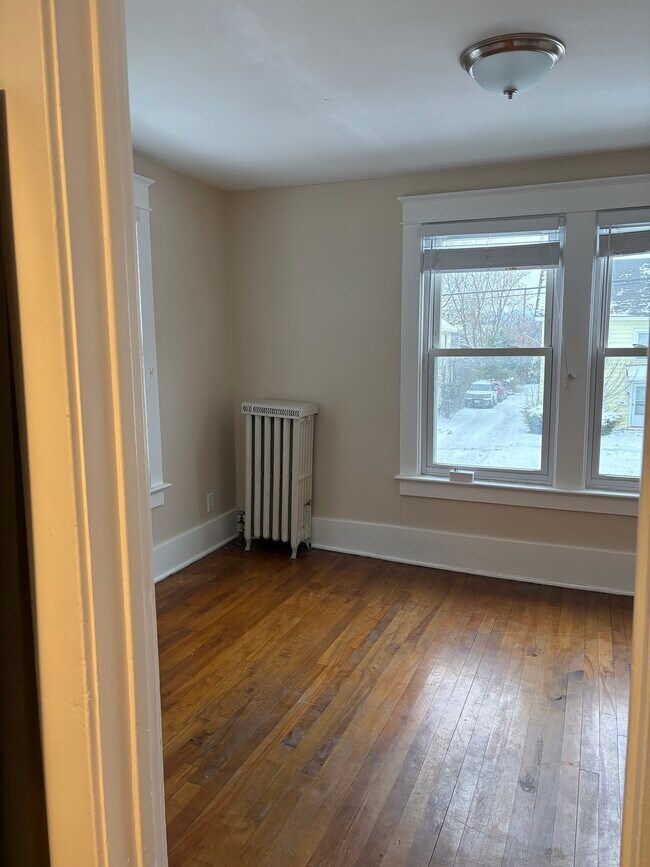 38 East St unit 2, Rutland, VT 05701 - photo 3