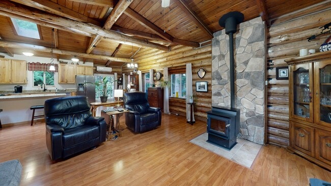 8007 Locust Ave E, Bonney Lake, WA 98391 - photo 2