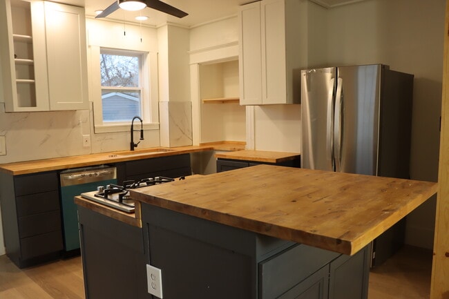 5209 Warren Ave, Cincinnati, OH 45212 - photo 3