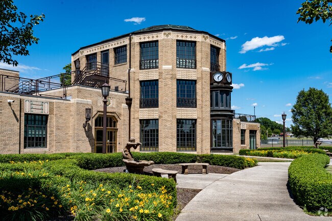 The original Akron Fulton Terminal building was dedicated in 1931.