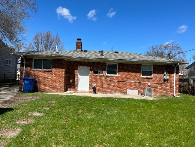 3588 Toepfer Rd, Warren, MI 48091 - photo 2