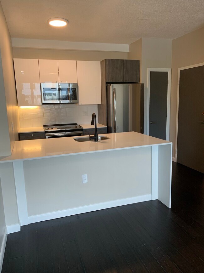 40 Evergreen St Unit 11, Boston, MA 02130