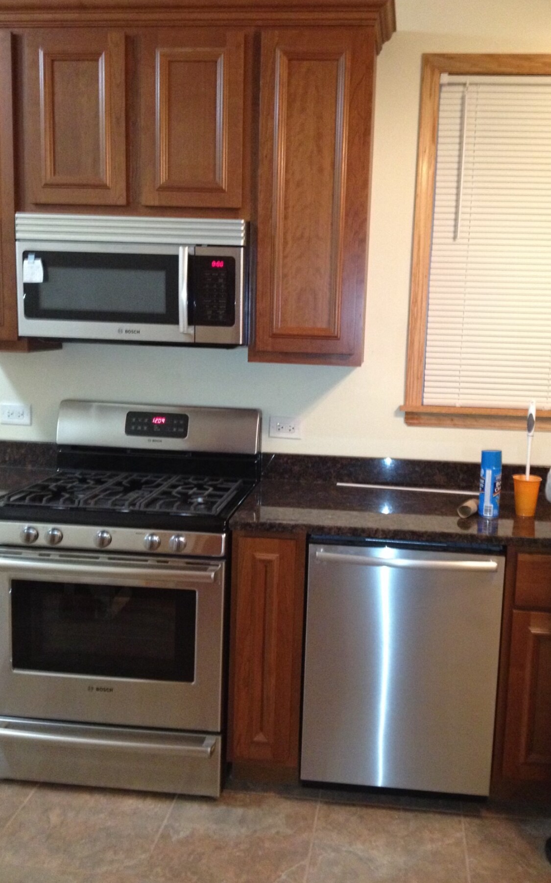 8615 S Colfax Ave unit 8615-1, Chicago, IL 60617 - photo 1