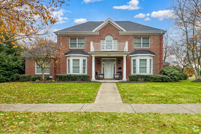 Large homes are common in Leetsdale Borough.
