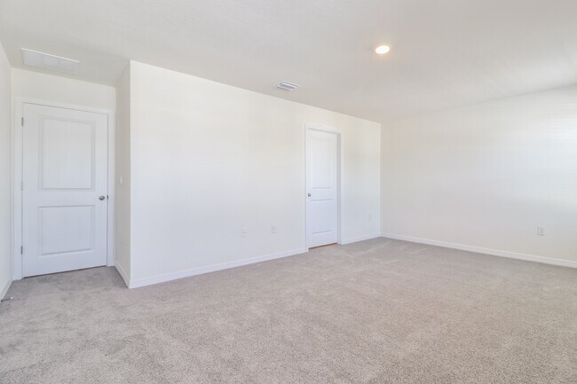 36502 Spanish Rose Dr, Dade City, FL 33525 - photo 7