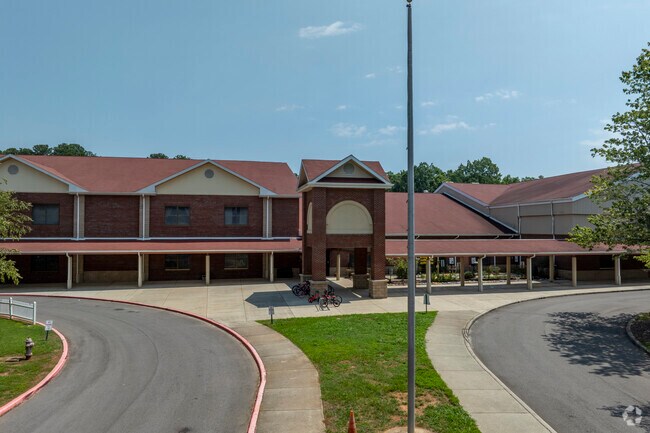 Entrance to Heritage Elementary in Madison Alabama.