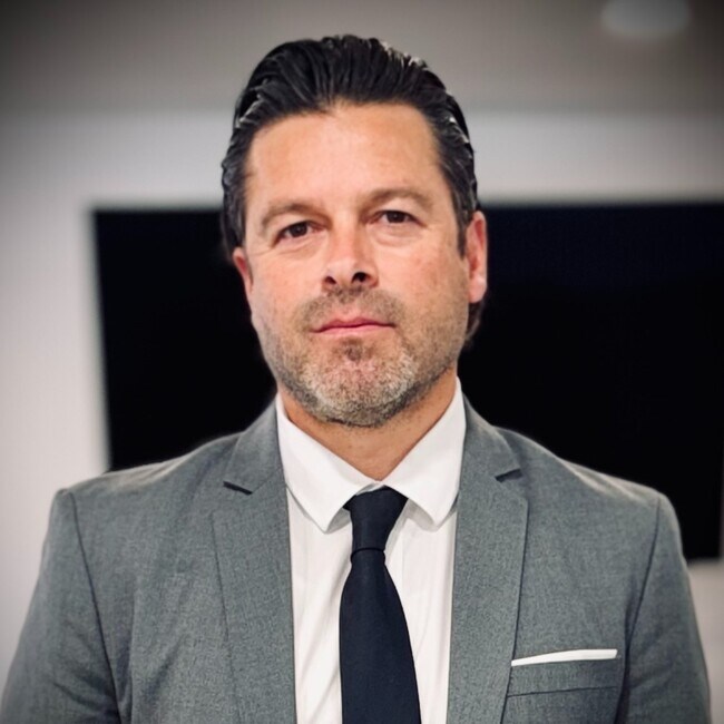 Agent Photo