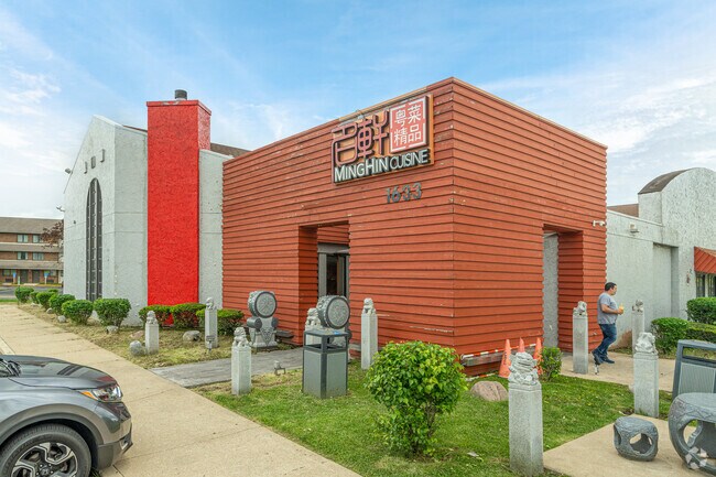 MingHin Cuisine serves Cantonese dishes and dim sum near North Danada.