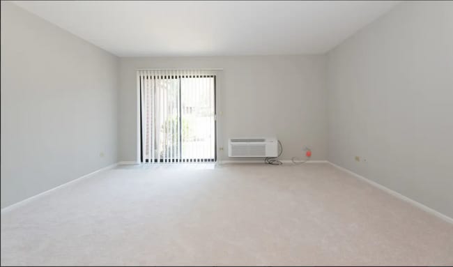 920 N Lakeside Dr unit Lakeside Dr, Vernon Hills, IL 60061 - photo 2