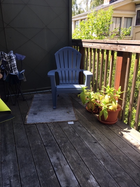 balcony off kitchen