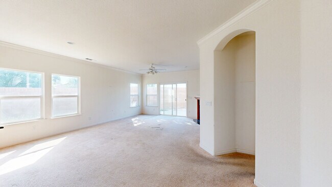 2906 Las Flores Cir, Los Banos, CA 93635 - photo 2