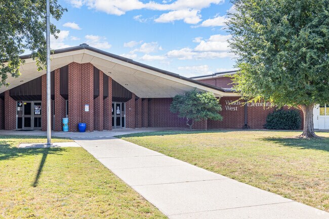 Winds Elementary is part of the Western Heights school district.