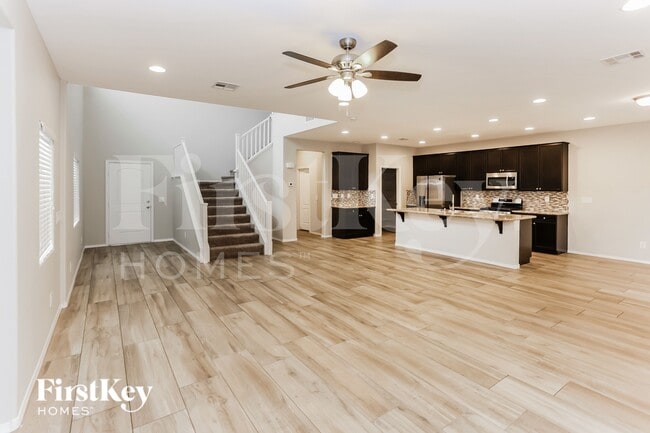 10552 Mt Blackburn Ave, Las Vegas, NV 89166 - photo 3