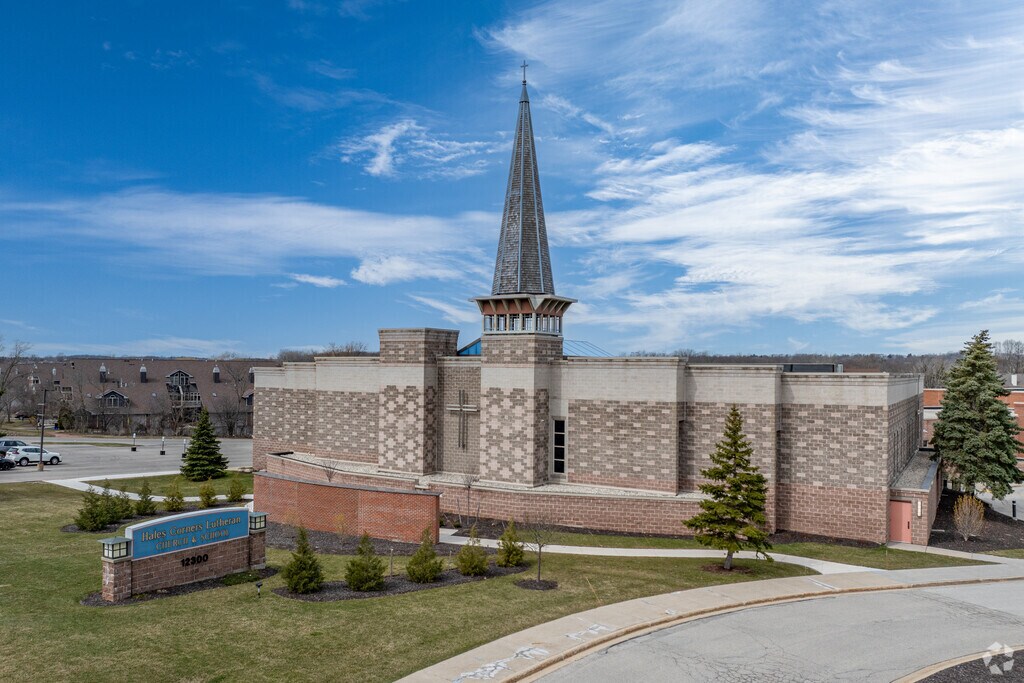 The entrance signage at Hales Corners Lutheran School.