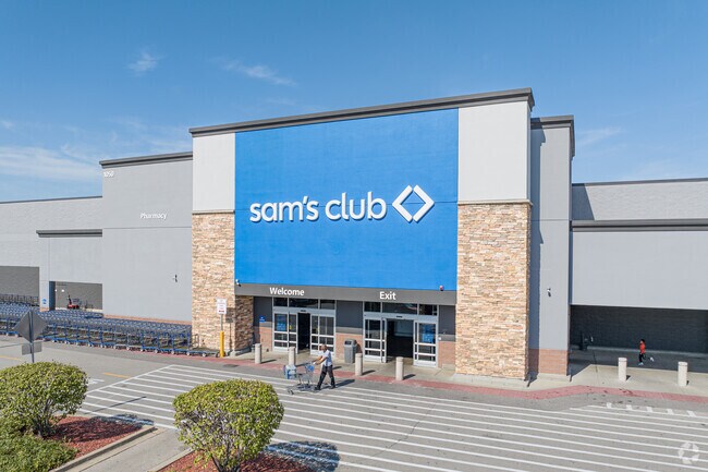 Far Southeast is conveniently located just a short drive from Sam’s Club.