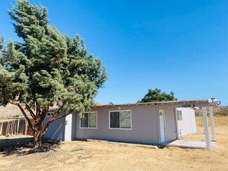 24729 Roxbury Rd, Apple Valley, CA 92307