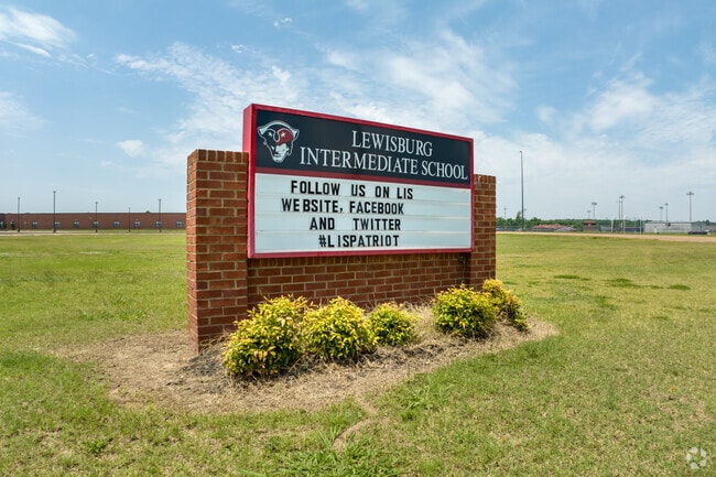 Lewisburg Intermediate School is located at 1711 Craft Rd in Olive Branch.