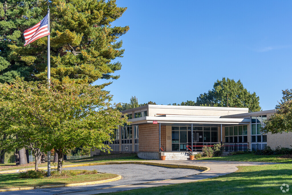 The front entrance leading up to the Wawecus Road School near Brittan Square.