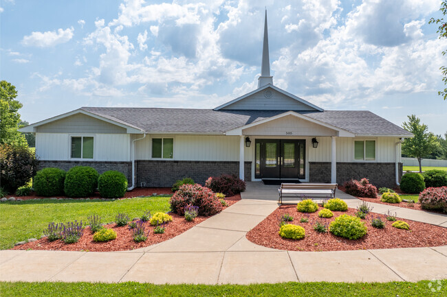 Students can enjoy the lovely campus at Kettle Moraine Baptist Academy.