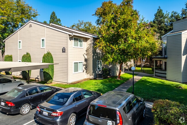 Emerald Vista Apartments, Elk Grove, CA 95624 - photo 4