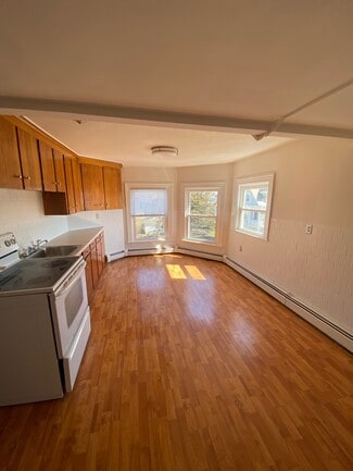 55 Grove St Unit Third - Penthouse, Pawtucket, RI 02860