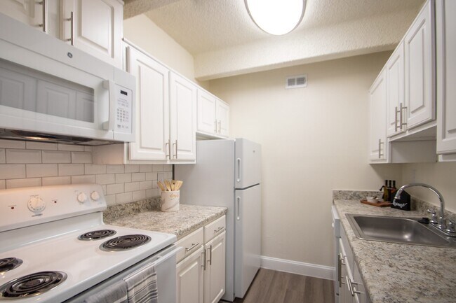 Harvard Square, Dallas, TX 75231 - photo 2