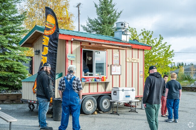 For other dining options, North Pole is a short drive from Salcha.