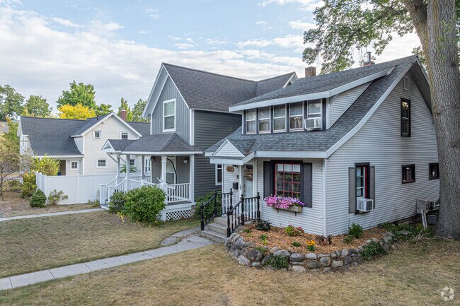 Bungalow-style homes can be found among the Victorian homes in Old Town.