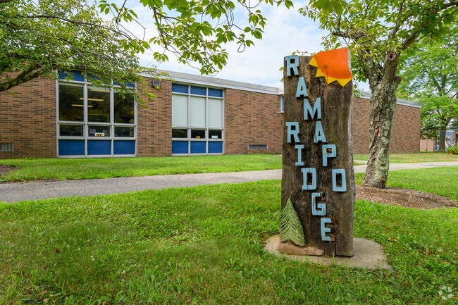 Mahwah public school students in grades 6-8 can attend Ramapo Ridge Middle School.