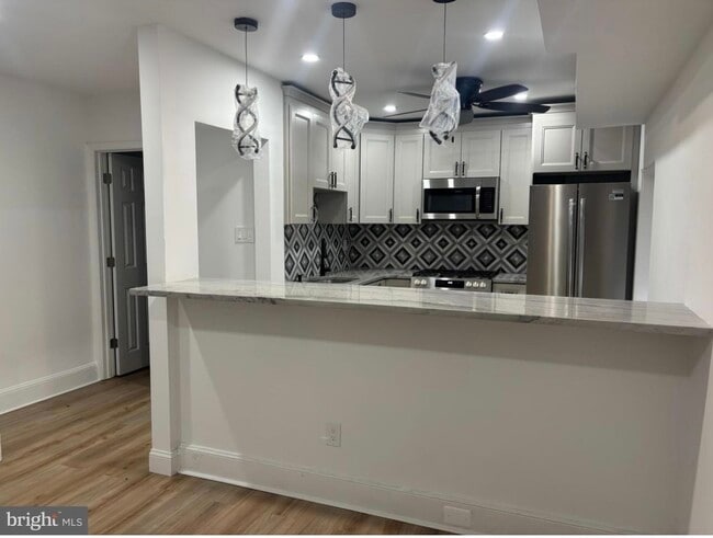 321 Loney St unit 320 unit C, Philadelphia, PA 19111 - photo 5