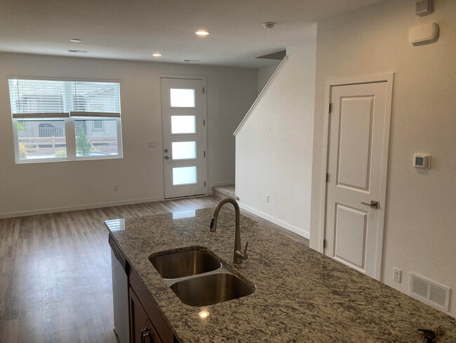 7870 Horsebrush Ln, Littleton, CO 80125 - photo 4