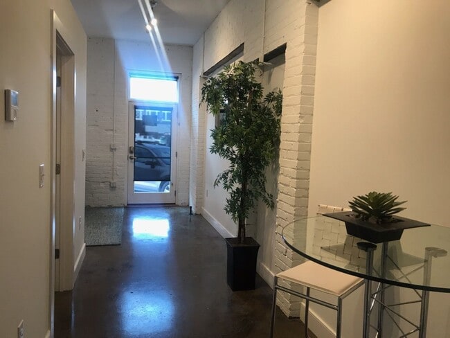 Landmark at Marshall Broad, Richmond, VA 23219 - photo 3