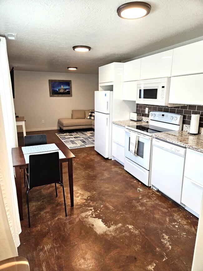 1368 S 1050 W unit 1 Bed 1 Bath Apartme, Payson, UT 84651 - photo 7