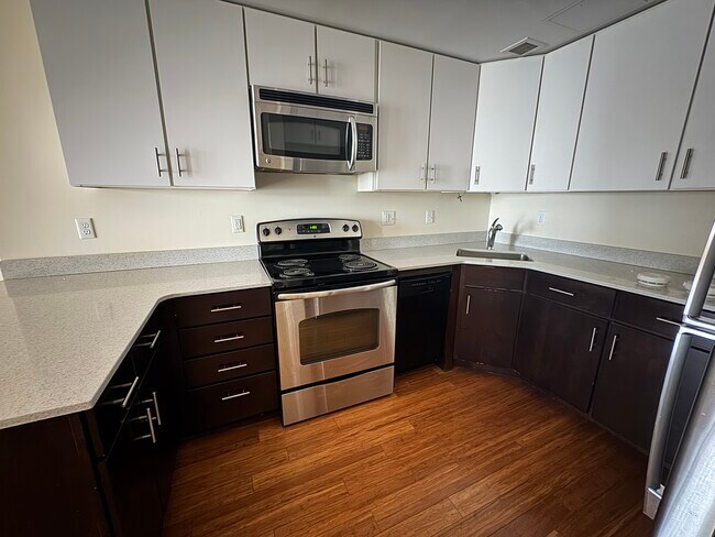 10 Winter St unit 1015, Dorchester, MA 02122 - photo 5