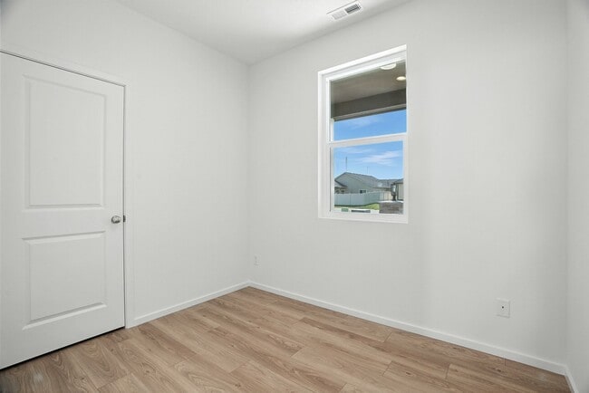 1226 N High Desert Dr unit 38572056, Deer Park, WA 99006 - photo 3