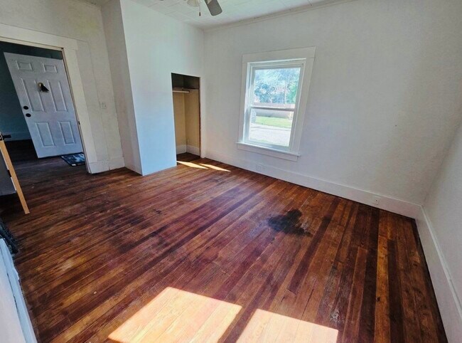 1704 11th Ave S, Fort Dodge, IA 50501 - photo 3