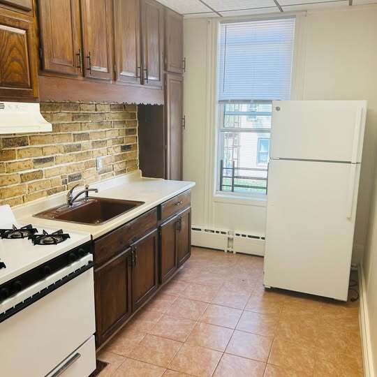 8013 87th Rd unit 2, Woodhaven, NY 11421 - photo 1