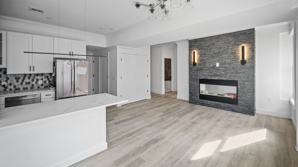 5 Washington St unit 2, Morristown, NJ 07960 - photo 1