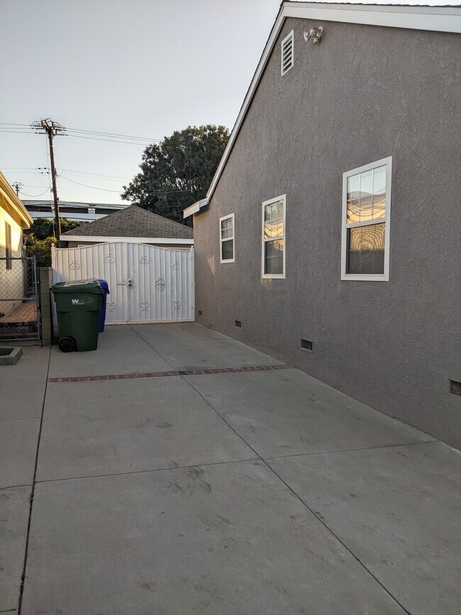 3318 W 157th St unit Backhouse, Gardena, CA 90249 - photo 4