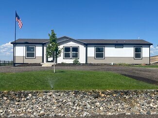 319 N Cedar St, Keenesburg, CO 80643