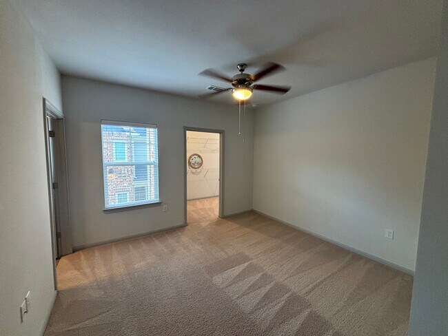 950 Fm2001 unit b5, Buda, TX 78610 - photo 7